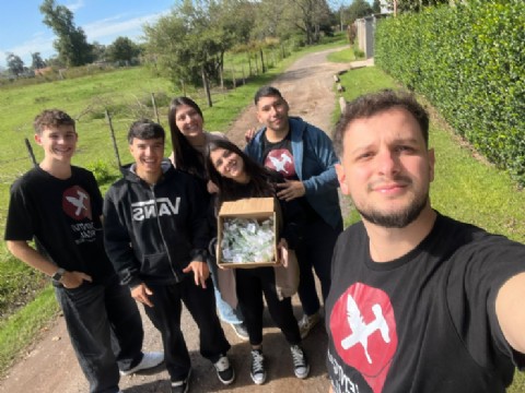VIDEO | La juventud radical repartió chocolates en barrios y espacios comunitarios por Pascuas