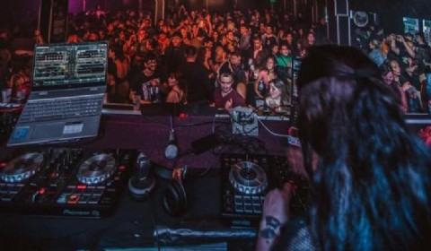 VIDEO | Bomberos de Rafael Obligado organizan una fiesta retro con los grandes éxitos de los 2000