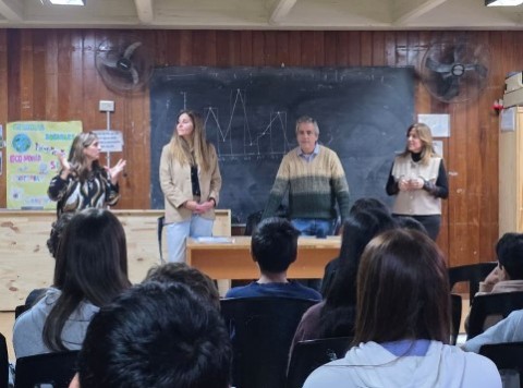 El programa Legado Saltense continúa recorriendo escuelas para acercar la historia local a los jóvenes