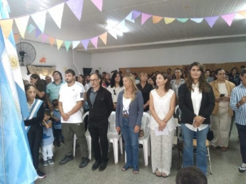 El municipio abrió el ciclo lectivo con un acto en el Jardín 905 y la presencia de autoridades municipales y educativas