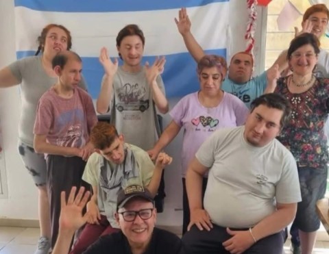 Nueva ganadora en la rifa mensual del Centro de Día