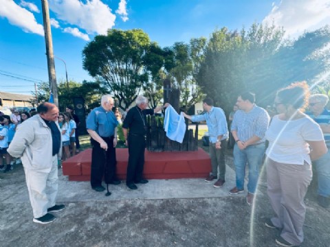Salto se adelanta al país y bautiza su plaza “Papa Francisco”