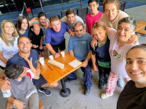 Realizaron una jornada inclusiva en el Padel Center junto al Centro de Día Sueños de Vida