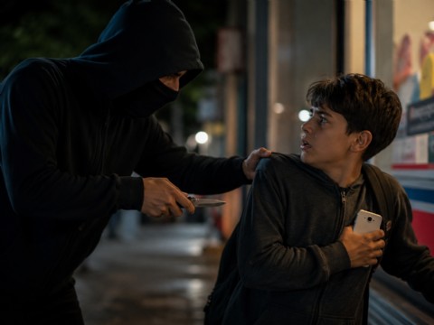 Inseguridad en el centro: asaltaron a un nene de 12 años y le robaron un iPhone a punta de navaja