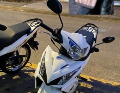 Otra moto robada en pleno centro: se llevaron una Honda Wave blanca