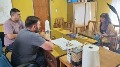 Bouvier llevó su agenda a Carabelas, mantuvo audiencias con vecinos y recorrió la localidad junto al delegado municipal