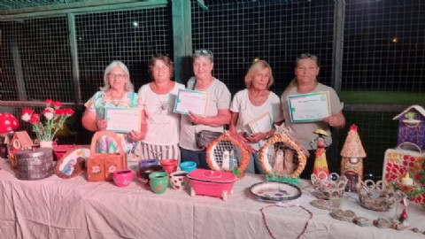 Se llevó a cabo una muestra teatral y del taller de materiales reciclables