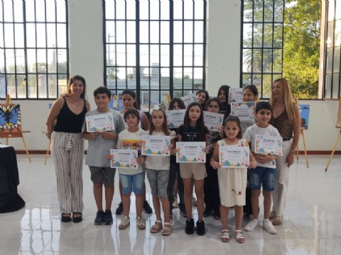 La Escuela Municipal de Artes Plásticas cerró el año con una emotiva muestra infantil
