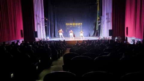 Muestra de Danzas Clásicas: las alumnas del Conservatorio cierran el año con una función en el Centro Español