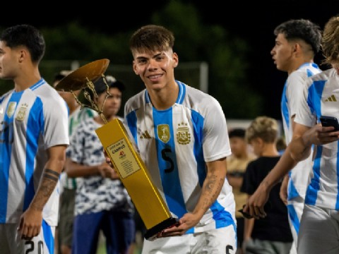 Argentina goleó a Fiyi y avanzó invicta a los 16avos. de final