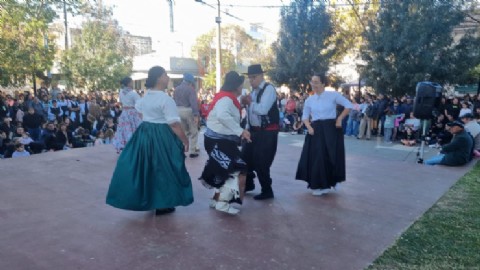 VIDEO | La ciudad celebró el Día Internacional de la Danza con una multitud en la Plazoleta de la Juventud