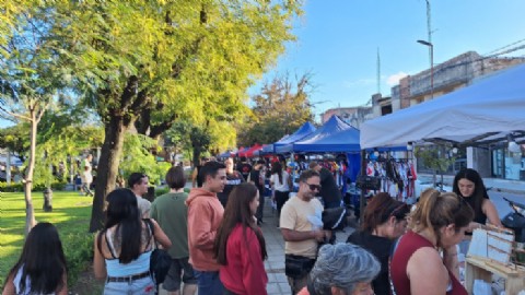 La feria en la plaza llega con música y emprendedores en mayo