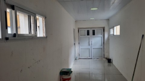 Avanza el nuevo pasillo de transferencia en el hospital y entra en su tramo final