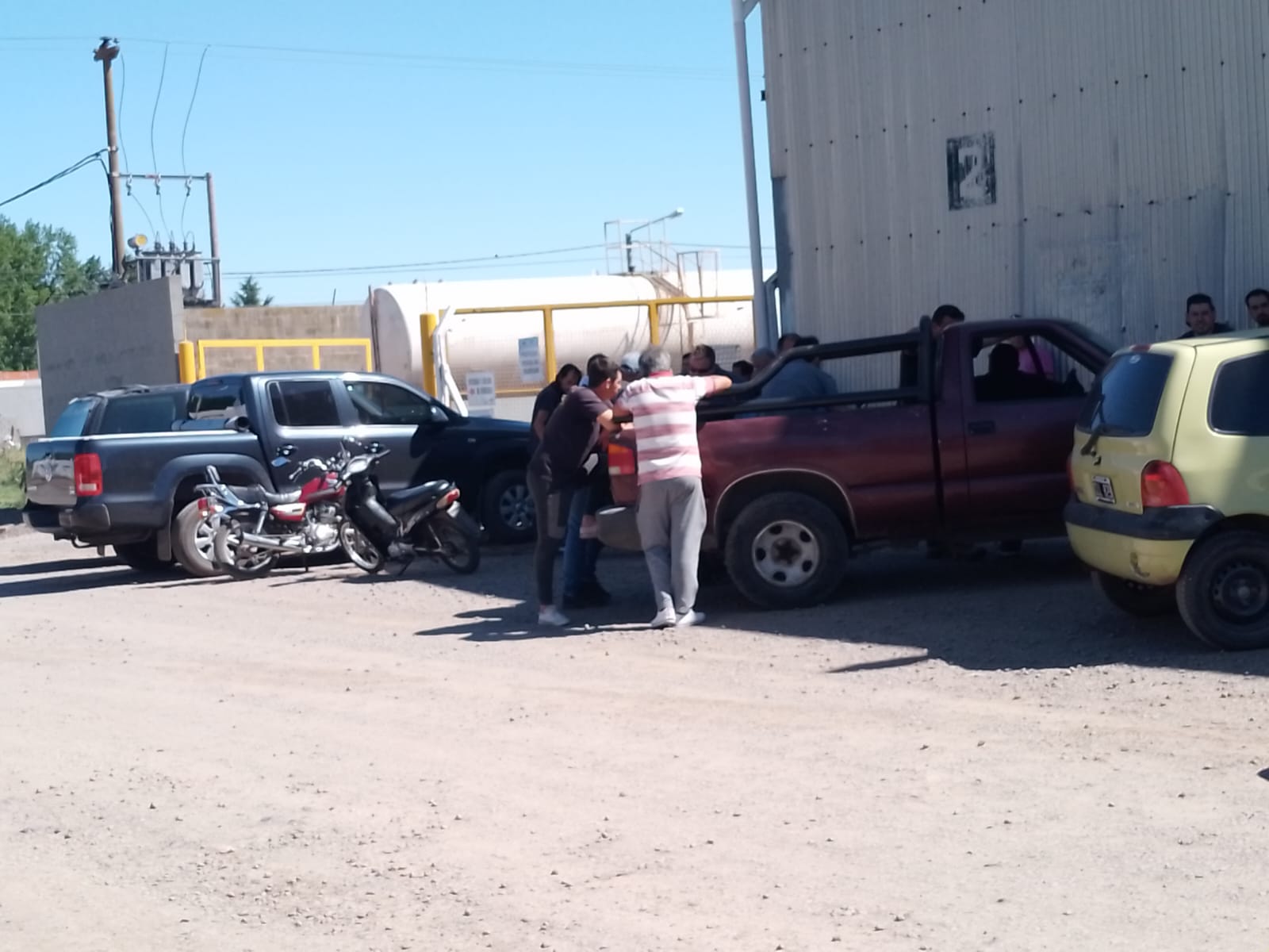 Conflicto entre transportistas frente a planta de Cargill
