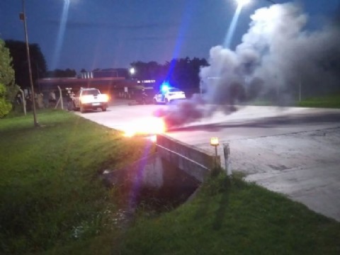 Trabajadores de Almar protestaron por sueldos impagos frente a la planta
