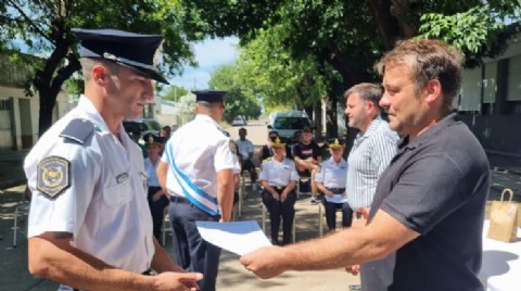 Reconocieron a efectivos policiales en la Escuela Juan Vucetich