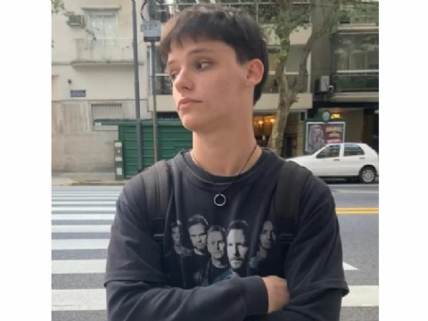 Manu Marengo presenta su primer libro en La Minga: "La poesía no me resulta un hobby o un trabajo, sino una necesidad"