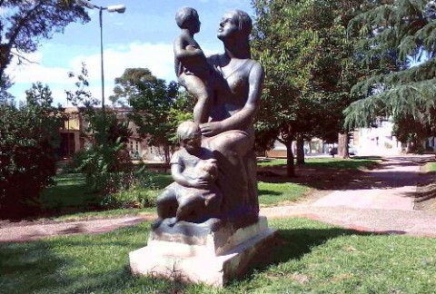 MONUMENTO A LA MADRE