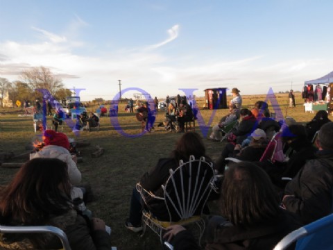 Se vivió una gran jornada en la feria de artesanos y emprendedores este sábado en Los Ángeles