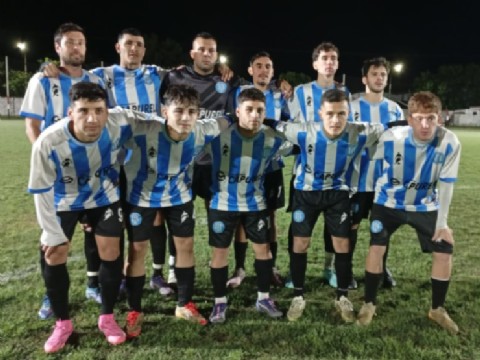 Dura derrota de Argentino: Racing lo goleó 4 a 0 en Pergamino