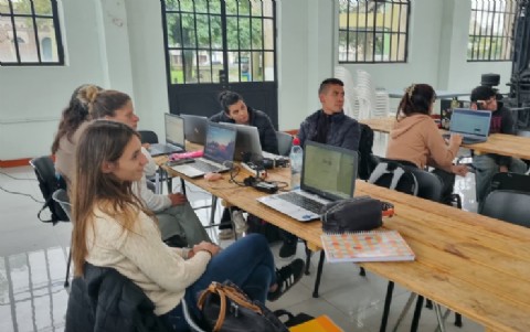 La ciudad amplió su oferta educativa con el inicio del segundo ciclo de una diplomatura en programación