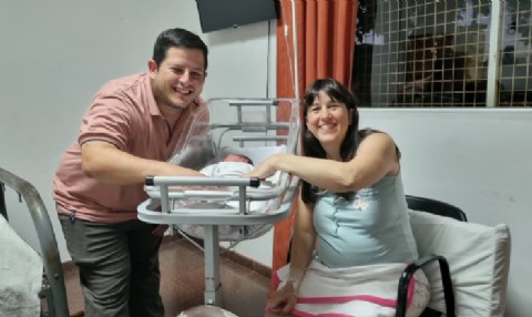 ¡Bienvenida Delfina Veliz!: la primera bebé del 2026 en la ciudad