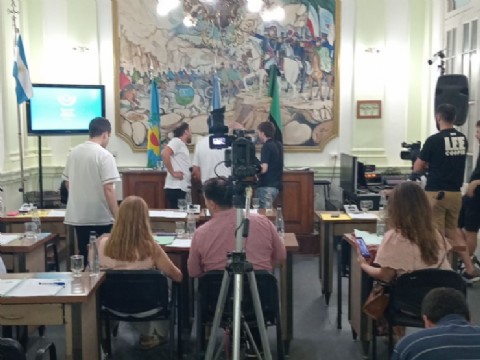 VIDEO | Licencia al intendente: el Concejo la aprobó por mayoría y LLA votó en contra