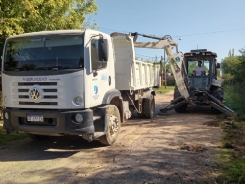 Intensa mañana de servicios municipales en Salto y Berdier