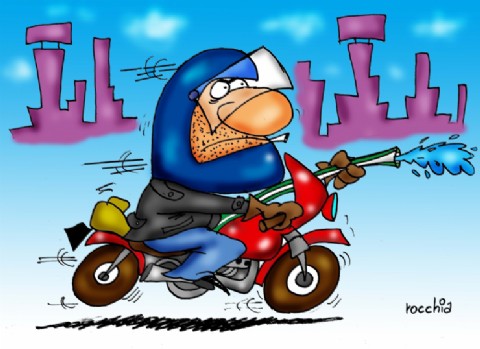 Recuperaron una moto robada y la encontraron oculta entre la vegetación cerca de las vías