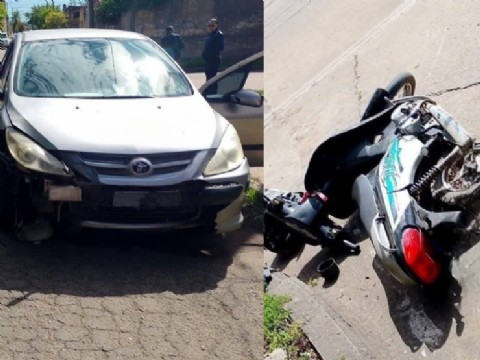 Chocaron un auto y una moto en pleno centro