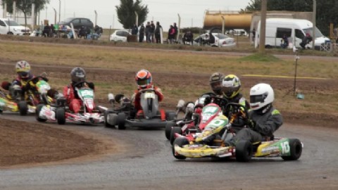 VIDEO | Karting en el Club de Pescadores: intensa actividad para el Gran Premio Coronación de la PKN