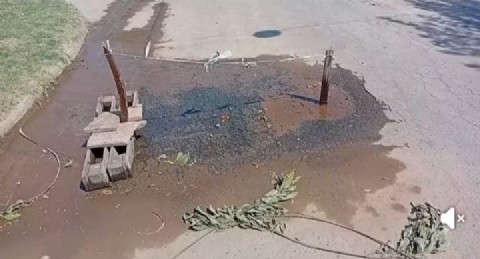 Barrio La Loma: persiste una pérdida de agua desde hace más de 20 días