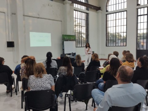Se realizó una charla abierta sobre Neurobiología a cargo de la profesora Carina Gimena Reyes