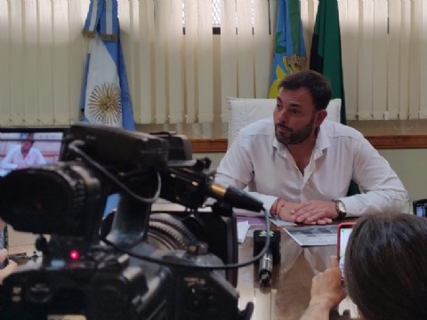 VIDEO | Bouvier le pidió disculpas a los vecinos por el impuesto al combustible y dijo que va a cobrar tasas adeudadas