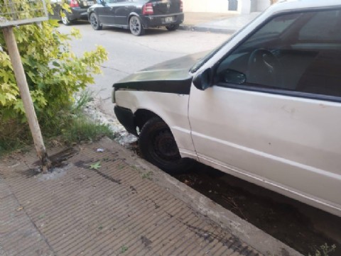 ¿Usted no aprende, verdad? Le sacaron el auto por manejar borracho, lo fue a retirar y chocó a las pocas cuadras