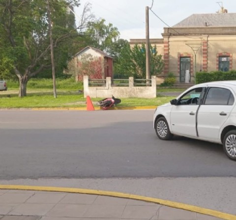 Accidente en San Martín e Iribarne: un joven debió ser hospitalizado