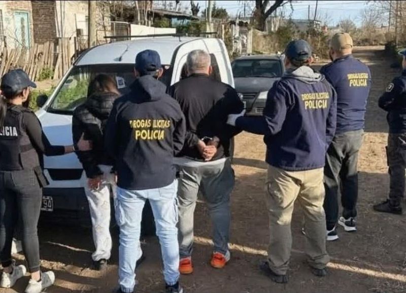 Tres pergaminenses fueron detenidos en Junín cuando intentaban ingresar más de un kilo de cocaína