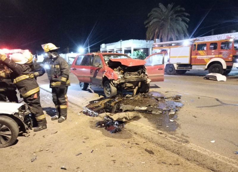 Tres vehículos chocaron en Pergamino, uno terminó volcado y hubo personas hospitalizadas