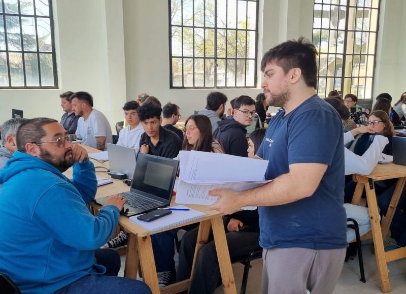 Comenzó la diplomatura en iniciación a la programación y análisis de datos de la UBA