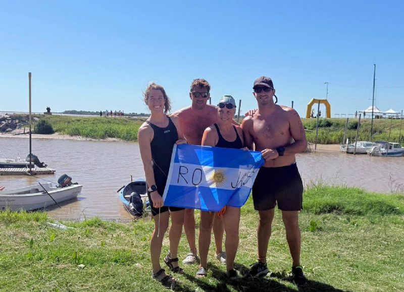 Nadadores rojenses compitieron en la tradicional prueba “Fabio Guerzoni” en Ramallo