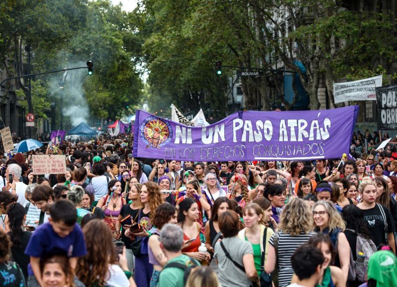 Convocan a un encuentro de mujeres en la sede del PJ por el 8 de marzo