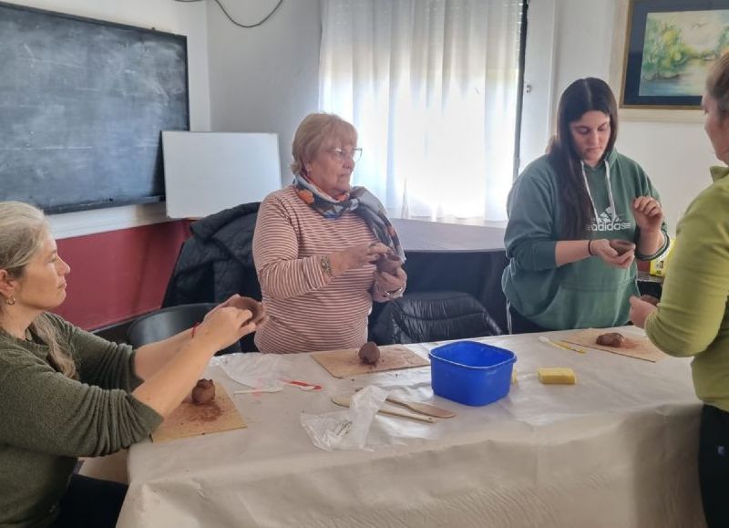 La cerámica ganó espacio en el Centro Cultural y ya completó todos sus cupos