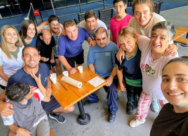 Realizaron una jornada inclusiva en el Padel Center junto al Centro de Día Sueños de Vida
