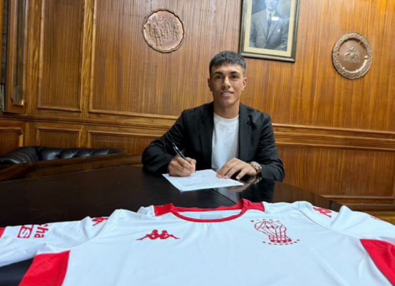 Matías Tissera ya fue presentado en Huracán y confirmó su vuelta al fútbol argentino