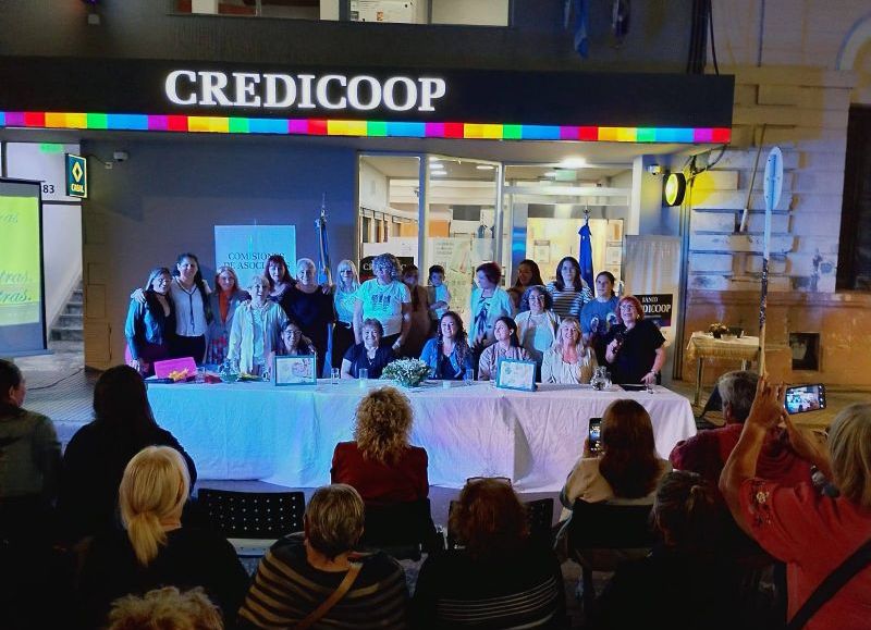 Conmemoraron el Día de la Mujer con un conversatorio sobre trabajo y producción en la filial local del Banco Credicoop