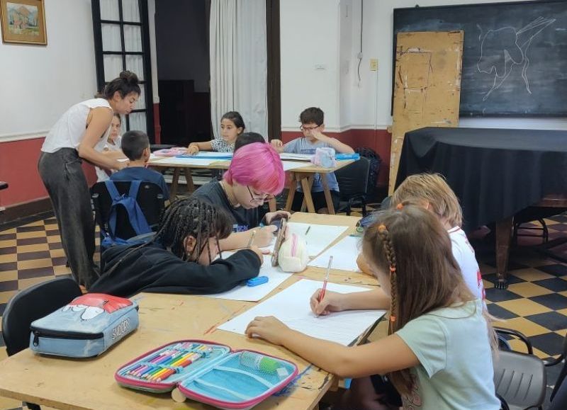 Con cupo completo, arrancó el ciclo 2026 de la Escuela Municipal de Artes Plásticas para chicos y adolescentes