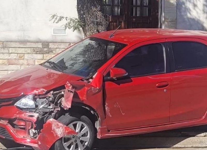 Apareció un auto chocado en 25 de Mayo y el Centro de Monitoreo no dio explicaciones