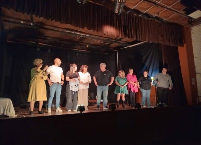 VIDEO | La obra de teatro "Compulsivos" continúa su exitosa gira teatral por la región