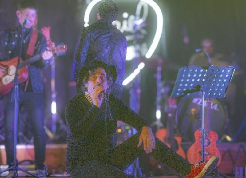 Ariel y Los Bizarros llega al Centro de Jubilados con un show imperdible