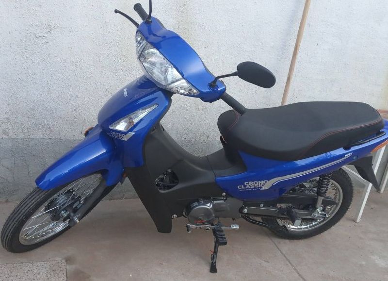 Le robaron la moto a una trabajadora de barrido mientras cumplía su turno